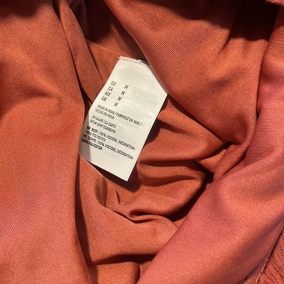 AMERICAN EAGLE ORANGE EYELET FLOWY SHORTS - Picture 4 of 5